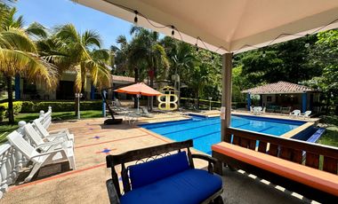 SE VENDE MAGNFICA  CASA EN FUSA CON PISCINA PRIVADA