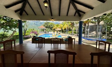 SE VENDE MAGNFICA  CASA EN FUSA CON PISCINA PRIVADA