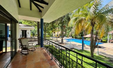 SE VENDE MAGNFICA  CASA EN FUSA CON PISCINA PRIVADA