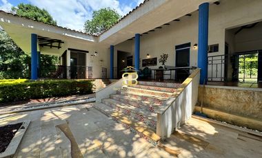 SE VENDE MAGNFICA  CASA EN FUSA CON PISCINA PRIVADA