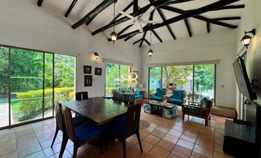 SE VENDE MAGNFICA  CASA EN FUSA CON PISCINA PRIVADA
