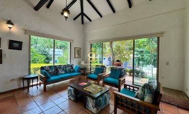 SE VENDE MAGNFICA  CASA EN FUSA CON PISCINA PRIVADA