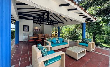 SE VENDE MAGNFICA  CASA EN FUSA CON PISCINA PRIVADA