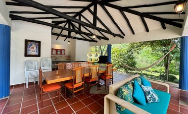SE VENDE MAGNFICA  CASA EN FUSA CON PISCINA PRIVADA