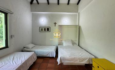 SE VENDE MAGNFICA  CASA EN FUSA CON PISCINA PRIVADA