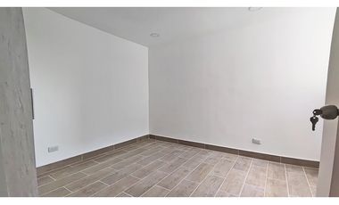Vendo apto para estrenar La Estrella, totalmente terminado, piso alto