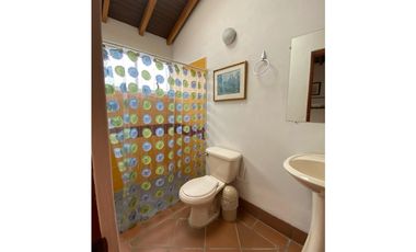 Venta Casa en San Jerónimo, unidad cerrada 193 mts, amoblada