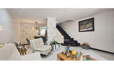 Vendo casa remodelada 3 pisos sector La Visitación, El Poblado