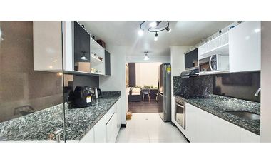 Vendo casa remodelada 3 pisos sector La Visitación, El Poblado