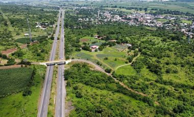 Propiedad en VENTA sobre Carretera Morelia-Pátzcuaro, Municipio de Tiripetío