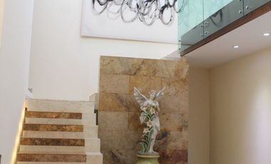 Casa en VENTA dentro del Club de Golf Altozano, en Morelia