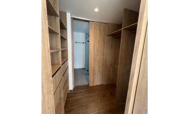 ESTRENA CASA DE 3 NIVELES EN UNIDAD ABIERTA RIONEGRO BARRO BLANCO