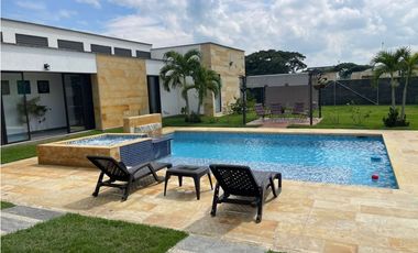 Casa campestre en venta en condominio cerrado - Rozo Palmira Valle