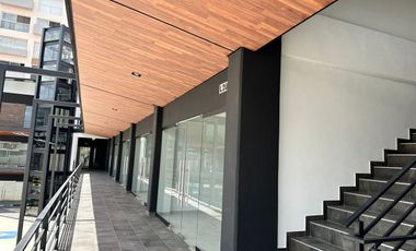 Locales comerciales en RENTA dentro de Plaza Patio Río en col. Félix Ireta