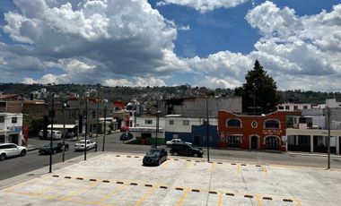 Locales comerciales en RENTA dentro de Plaza Patio Río en col. Félix Ireta