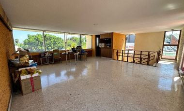Casa en VENTA, a 1 cuadra de Av. Camelinas, Morelia.