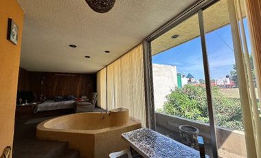 Casa en VENTA, a 1 cuadra de Av. Camelinas, Morelia.