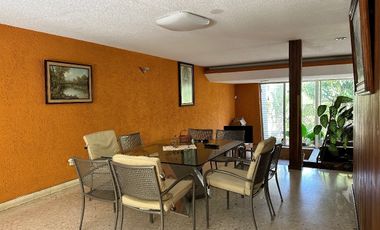 Casa en VENTA, a 1 cuadra de Av. Camelinas, Morelia.
