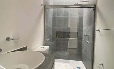 Casa en VENTA, en Vistas Altozano, dentro de Coto Cisnes, en Morelia