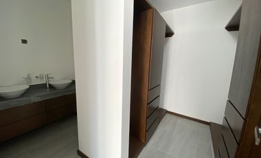 Casa en VENTA, en Vistas Altozano, dentro de Coto Cisnes, en Morelia