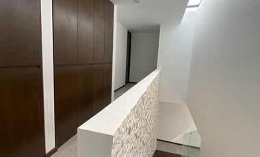 Casa en VENTA, en Vistas Altozano, dentro de Coto Cisnes, en Morelia