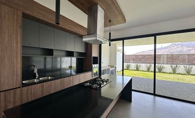 Casa en VENTA Fracc. Álamos en Tres Marías, Morelia