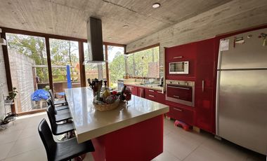 Casa en VENTA dentro del Fracc. Bosques del Paraíso, Mil Cumbres en Morelia