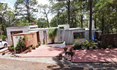 Casa en VENTA dentro del Fracc. Bosques del Paraíso, Mil Cumbres en Morelia