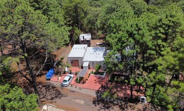 Casa en VENTA dentro del Fracc. Bosques del Paraíso, Mil Cumbres en Morelia