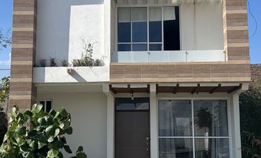 Casa en VENTA  en  Fracc. Loma de la Peña muy cerca de Galaxia Tarímbaro.