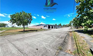 VENDO CASA 3HABITACIONES Y DOS BAÑOS LA ARBOLEDA