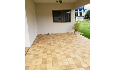 VENDO CASA 3HABITACIONES Y DOS BAÑOS LA ARBOLEDA