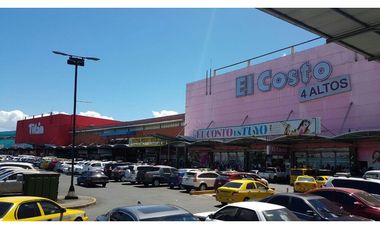 Se Vende Local Comercial de 626 m2 en Plaza Cuatro Altos, Colón