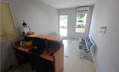 Venta de terreno con oficina en vía interamericana, David, San Pablo