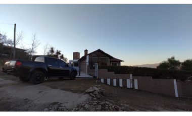 VENTA CASA CON PISCINA CARLOS PAZ LAGO AZUL