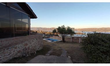 VENTA CASA CON PISCINA CARLOS PAZ LAGO AZUL