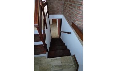 VENTA CASA CON PISCINA CARLOS PAZ LAGO AZUL
