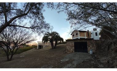 VENTA CASA CON PISCINA CARLOS PAZ LAGO AZUL