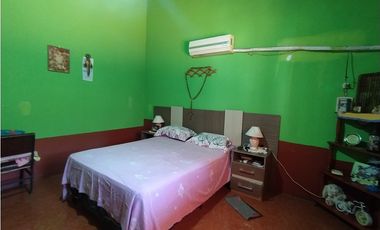 VENTA DE 3 CASAS JUNTAS, ZONA  CONSTITUCION Y COCOMAROLA