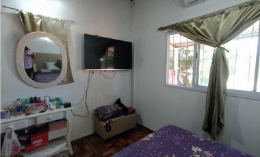 VENTA DE 3 CASAS JUNTAS, ZONA  CONSTITUCION Y COCOMAROLA