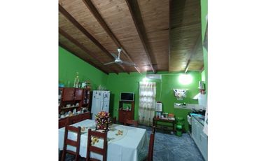 VENTA DE 3 CASAS JUNTAS, ZONA  CONSTITUCION Y COCOMAROLA