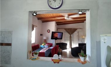 VENTA DE 3 CASAS JUNTAS, ZONA  CONSTITUCION Y COCOMAROLA