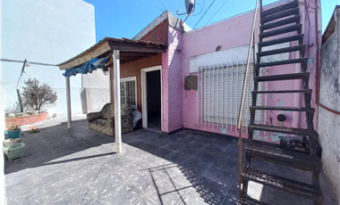 CASA PH FONDO CALLE BEDOYA