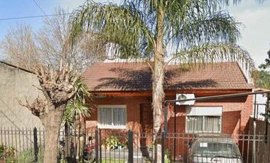 Casa con Departamento en venta en Libertad