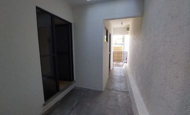 Casa en Fraccionamiento en Burgos Temixco - LLR-145-Fr