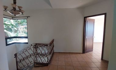 Casa en Fraccionamiento en Burgos Temixco - LLR-145-Fr