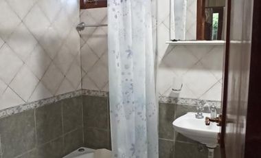 ALQUILER DE CABAÑA PARA 7/8 PERSONAS EN MAR AZUL, CALLE 46. PRECIO POR SEMANA DIC Y MARZO