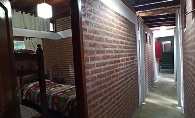 ALQUILER DE CABAÑA PARA 7/8 PERSONAS EN MAR AZUL, CALLE 46. PRECIO POR SEMANA DIC Y MARZO