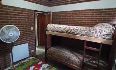 ALQUILER DE CABAÑA PARA 7/8 PERSONAS EN MAR AZUL, CALLE 46. PRECIO POR SEMANA DIC Y MARZO
