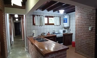 ALQUILER DE CABAÑA PARA 7/8 PERSONAS EN MAR AZUL, CALLE 46. PRECIO POR SEMANA DIC Y MARZO